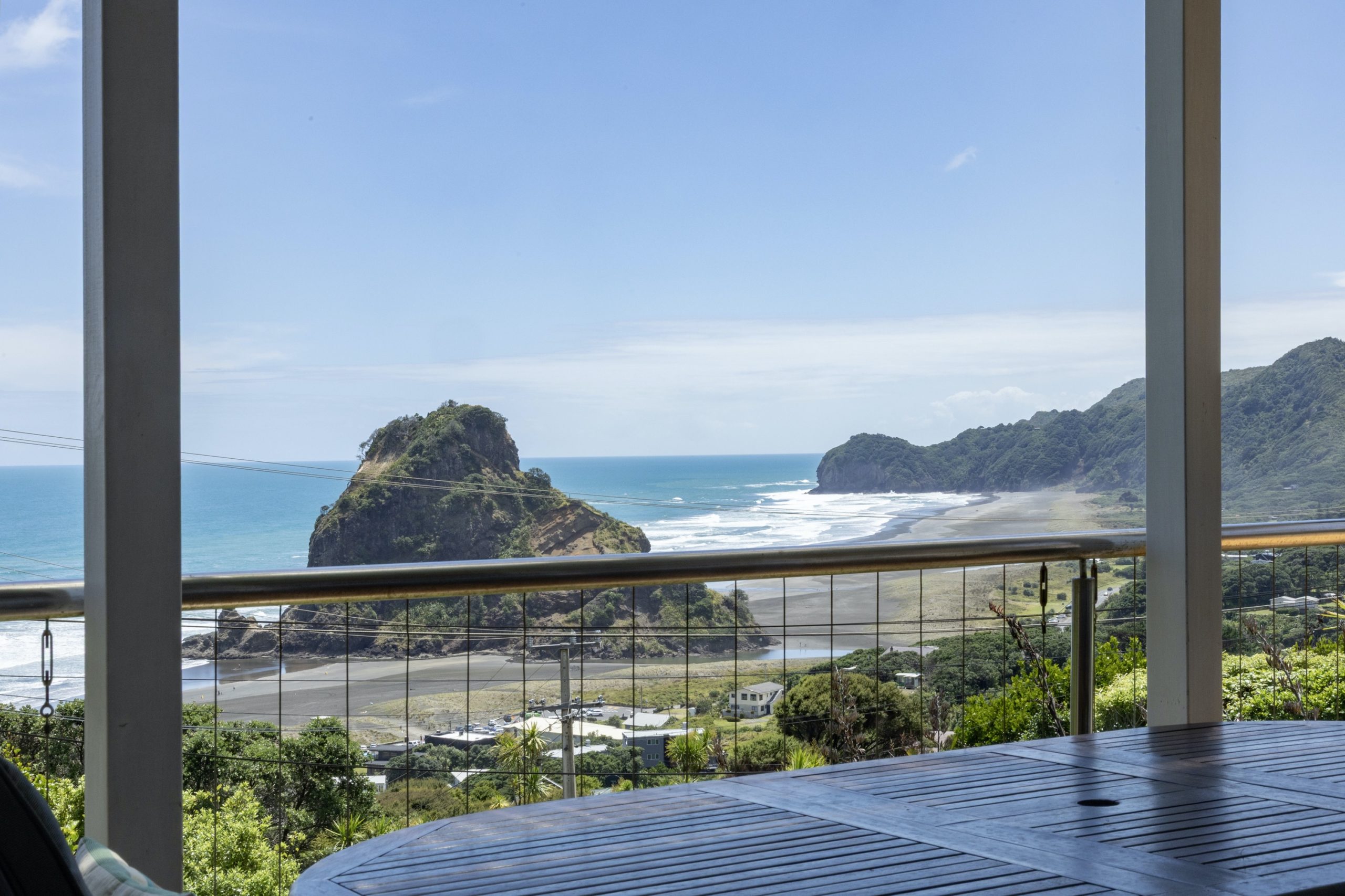 VINTAGE PIHA WITH ICONIC VIEWS